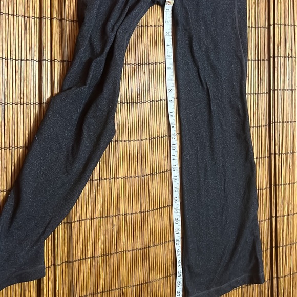 Size Medium Gap fit, gflex leggings, charcoal gray, EUC - Picture 5 of 5